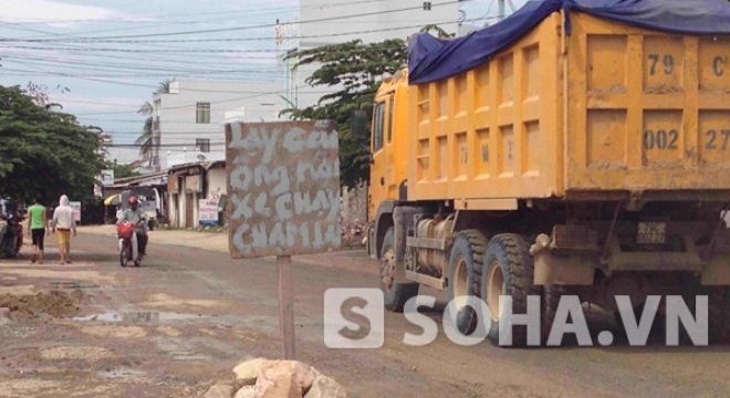 Người dân Nha Trang cắm biển 