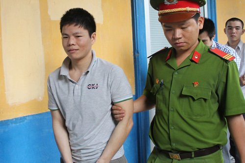 Một đêm cuồng sát 4 mạng người, đập phá trụ sở công an