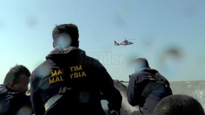 Lật thuyền ngoài khơi Malaysia, ít nhất 3 người chết