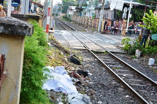 TP HCM: Lao đầu vào tàu hỏa, một phụ nữ bị cán nát người
