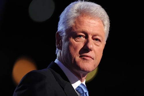 Cựu Tổng thống Clinton chỉ trích TQ về Biển Đông
