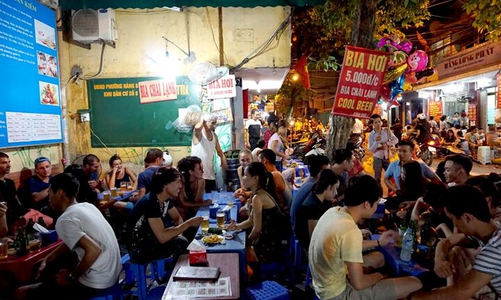 Tận thấy cảnh nhậu đêm tràn lan ở giữa Thủ đô