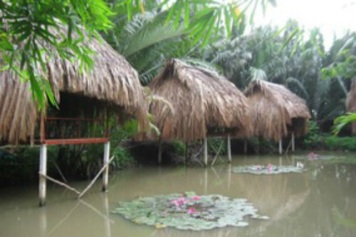 Dụ dỗ thiếu nữ đi câu cá để hiếp dâm