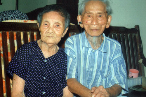 Vợ chồng cao tuổi nhất Việt Nam