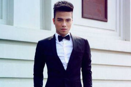 Kenny Sang: Hot boy khoe túi của mẹ tiền tỷ nhà giàu cỡ nào?