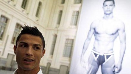 Chấn động: Ronaldo ăn cắp thương hiệu CR7?