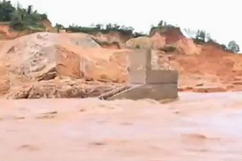 Vỡ đập thủy điện Ia Krêl 2: Người dân vừa bức xúc vừa bất an 