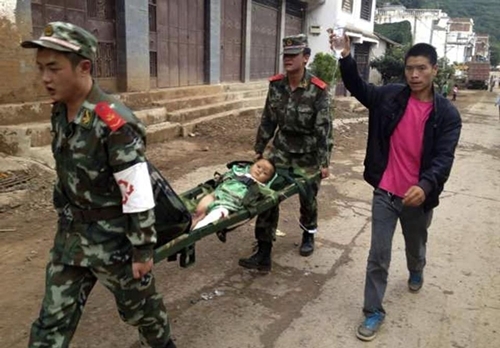 Động đất ở tây nam Trung Quốc, ít nhất 150 người chết 