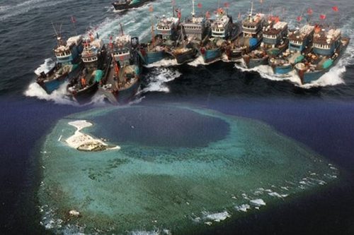 Trung Quốc xua 44.000 tàu cá “tràn ngập” Biển Đông