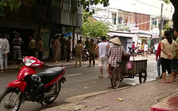 Cụ bà 60 tuổi chết bất thường với cánh tay đầy máu