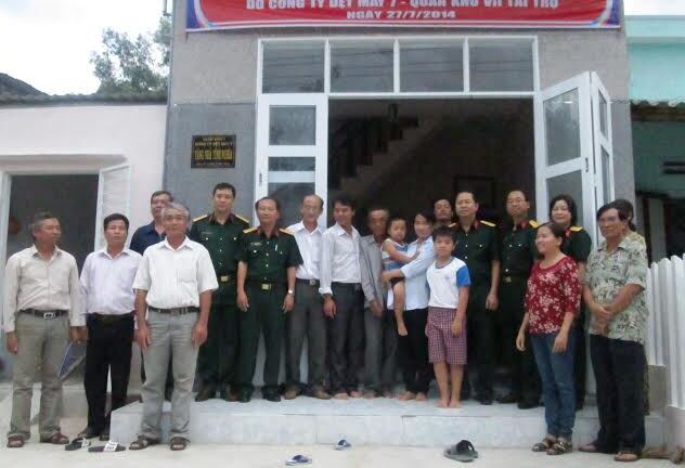 Mái ấm tình nghĩa cho gia đình chính sách, hộ nghèo