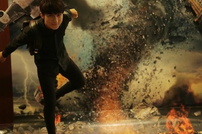 Sơn Tùng M-TP, Hứa Vĩ Văn trải nghiệm khủng khiếp của siêu bão 3D