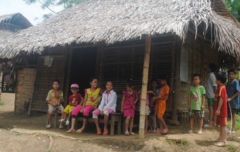 Cả xã bức xúc vì bỗng dưng... thoát nghèo