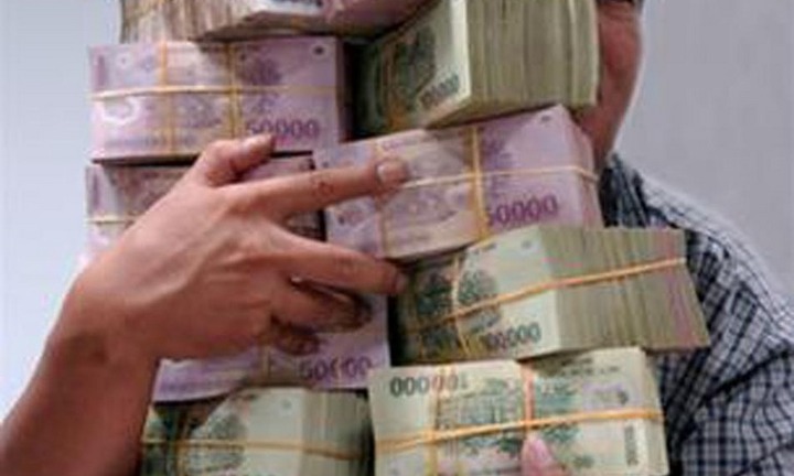 Những tuyệt chiêu giấu tiền qua mắt vợ của đàn ông Việt