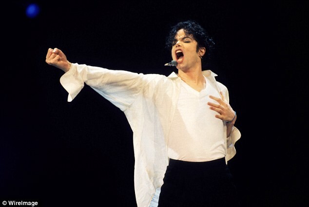 Michael Jackson bị tố ở bẩn, đi tiểu trên nền nhà