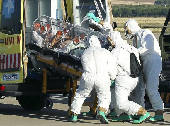 Bệnh nhân đầu tiên ở châu Âu nhiễm Ebola qua đời