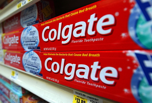 Nghi án kem đánh răng Colgate Total chứa chất gây ung thư