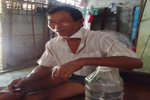 Ông lão 13 lần đi thi đại học chỉ để tìm lại người yêu cũ