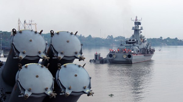 Luyện binh trên tàu tên lửa