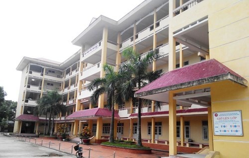 Cách chức, điều chuyển 3 cán bộ thu hơn 1 tỷ đồng “chống trượt