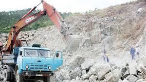 Ô nhiễm nghiêm trọng vì máy xay đá mọc giữa làng