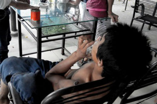 Quậy tưng vì hít