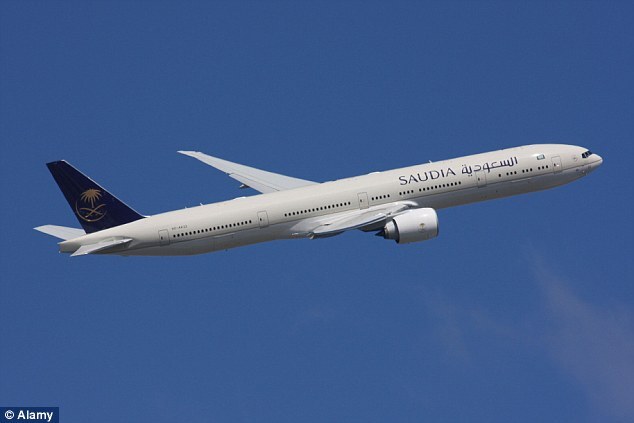 Máy bay không thể cất cánh do phi hành đoàn ẩu đả lẫn nhau