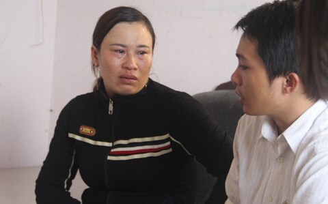 Mẹ tố công an đánh con trai bại liệt hai chân