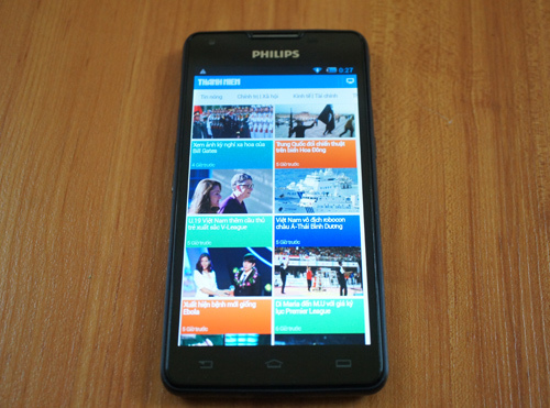 Cận cảnh smartphone pin  "siêu khủng " Philips W6610