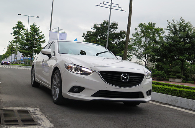 Tìm hiểu đối thủ có thể soán ngôi Toyota Camry ở Việt Nam