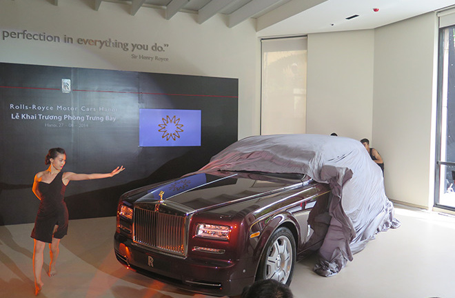 Rolls-Royce “hàng hiệu”, chỉ nữ đại gia Việt mới biết chơi?