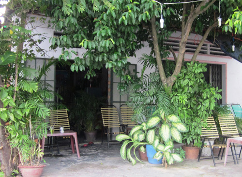 Tố cáo “chuyện lạ”, cô nhân viên trẻ bị đánh tàn tệ ở quán cà phê