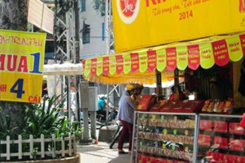 Hạ giá “khủng”, bánh Trung thu vẫn ế