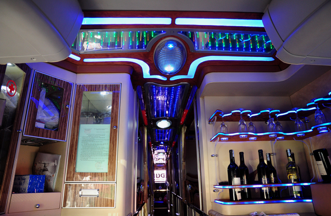 Đã mắt ngắm xe giường nằm 7 tỷ đồng tại Việt Nam