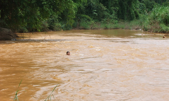 Giã từ cáp treo tự chế, dân 