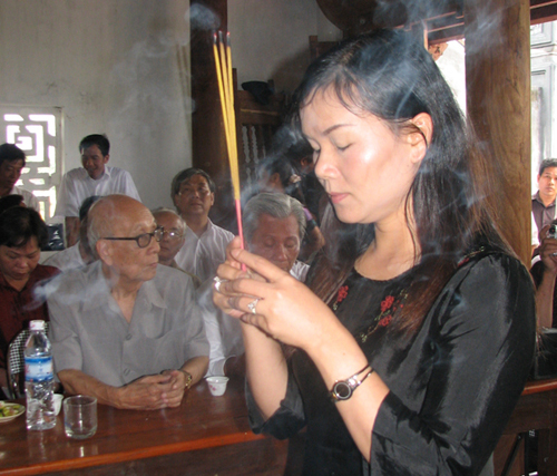 Vì sao nhà ngoại cảm Phan Thị Bích Hằng từ chối khảo nghiệm?