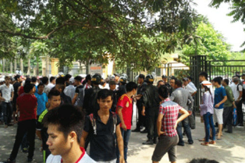 Tạm giữ 10 “phe vé” trận chung kết U19 Việt Nam - Nhật Bản