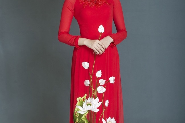 NTK Thiệu Vy mang áo dài Việt tham dự Asian Festival 2014 tại Mỹ