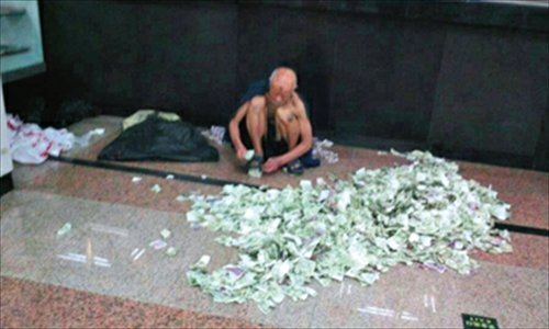 Trung Quốc: Ông lão ăn xin kiếm hàng nghìn USD mỗi tháng
