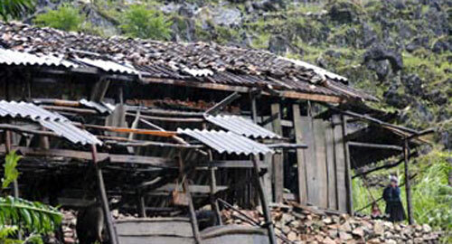 Sau bão, 1 người chết, gần 600 nhà tốc mái tại Hà Giang