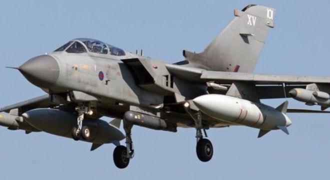 Chiến đấu cơ Anh chặn nhầm máy bay ném bom Nga