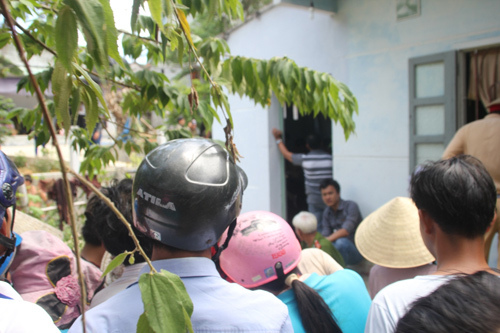 Đâm chết tình địch tại nhà nghỉ: Phục sẵn dưới giường để hạ sát