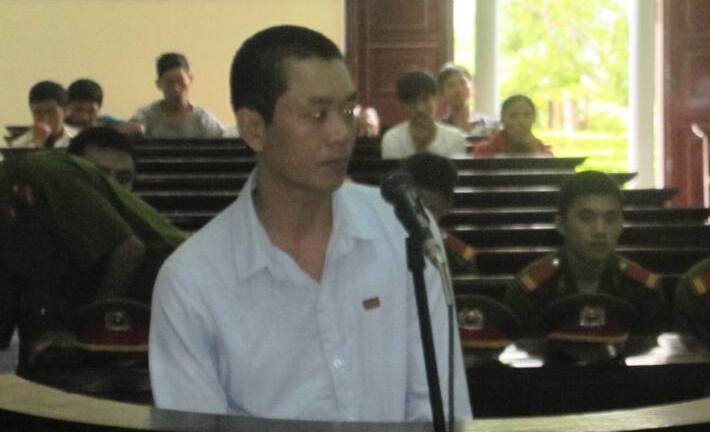 Con trai chặn đường, chém bố trọng thương vì bị can ngăn nhậu