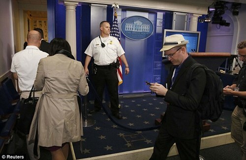 Kẻ mang dao đột nhập Nhà Trắng là một cựu binh Iraq