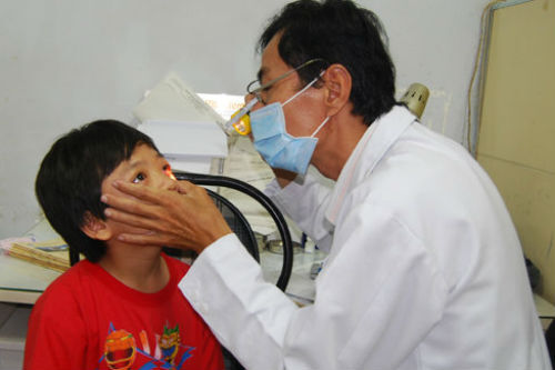 Hà Nội: Hơn 4000 trường hợp đau mắt đỏ đến bệnh viện