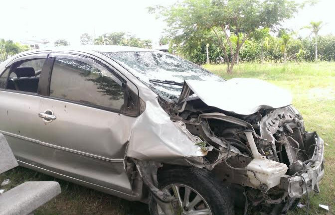 Vụ gia đình bác sĩ chết ngạt: Truy tìm tài xế bỏ mặc ôtô