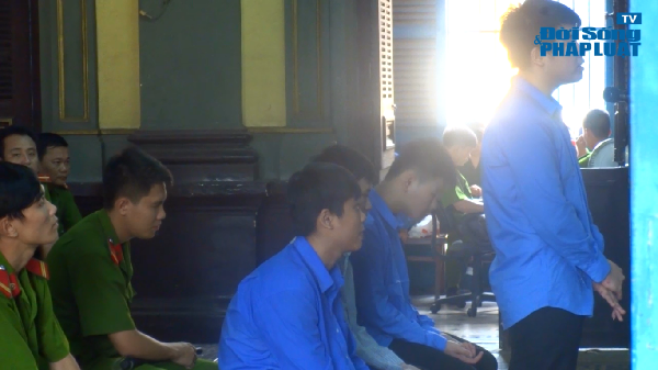 Cướp túi xách sau khi đánh nghệ sĩ Hồng Vân bất tỉnh ở cửa nhà