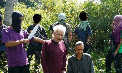 Phiến quân Hồi giáo Philippines dọa chặt đầu con tin người Đức