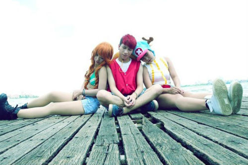 Sốt xình xịch LYNT cosplay nhân vật truyện tranh nhảy hit chế