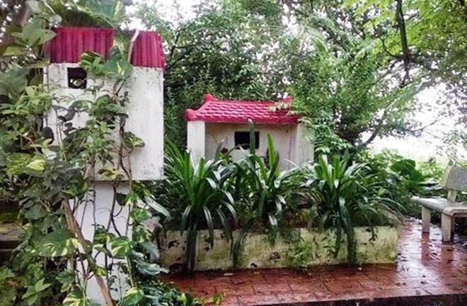 Bí ẩn miếu thờ hai cô gái chết trẻ ở bãi sông Hồng